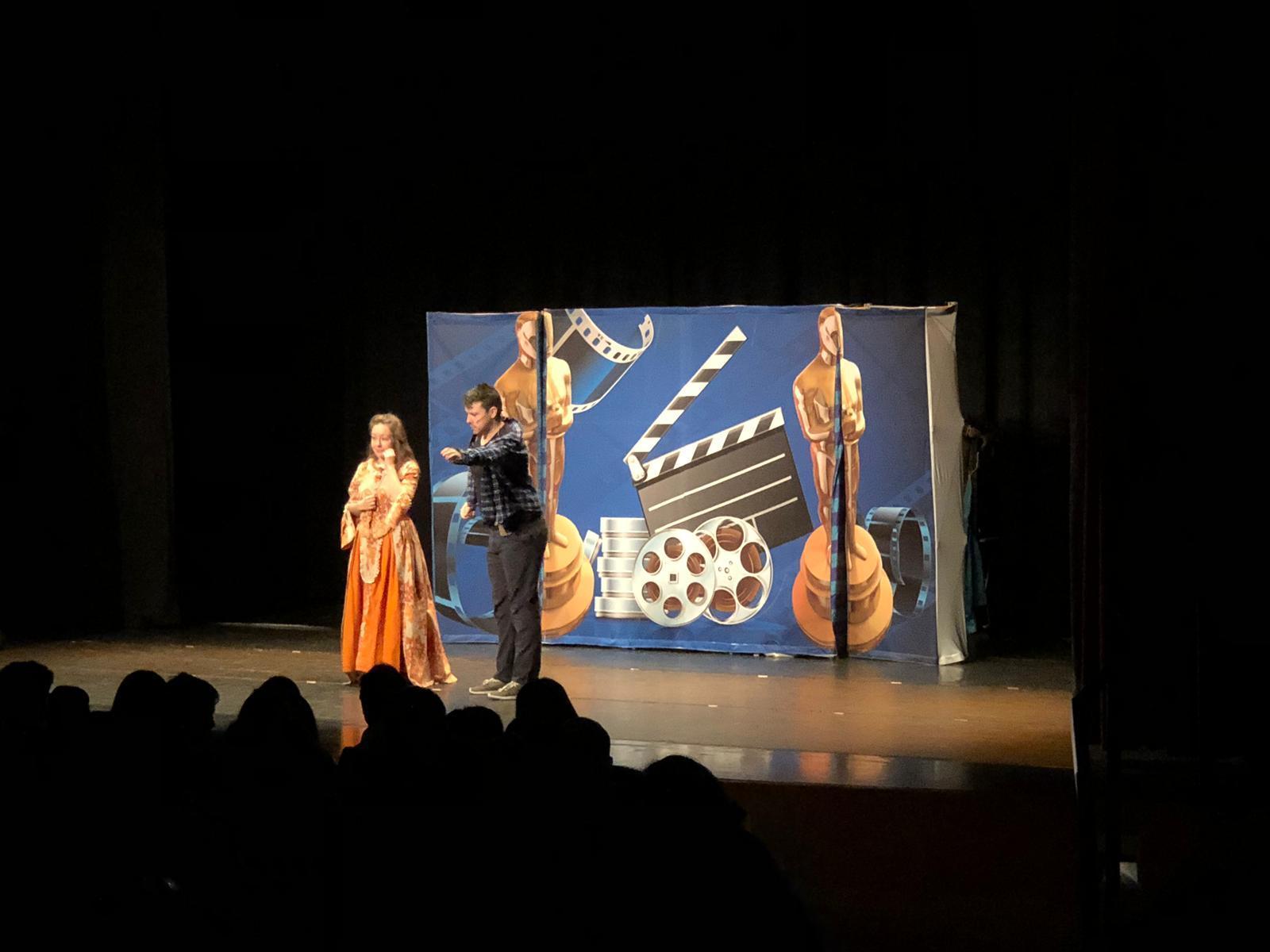 Los chicos y chicas de ESO van al teatro en Inglés